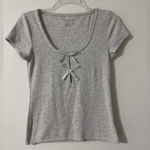 American Eagle Outfitters Light Gray Ribbed Bow Front Short Sleeve Top